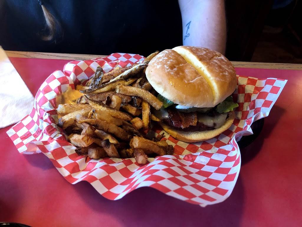 Hole in the Wall BBQ | restaurant | 3200 W 11th Ave, Eugene, OR 97402, USA | 5416837378 OR +1 541-683-7378