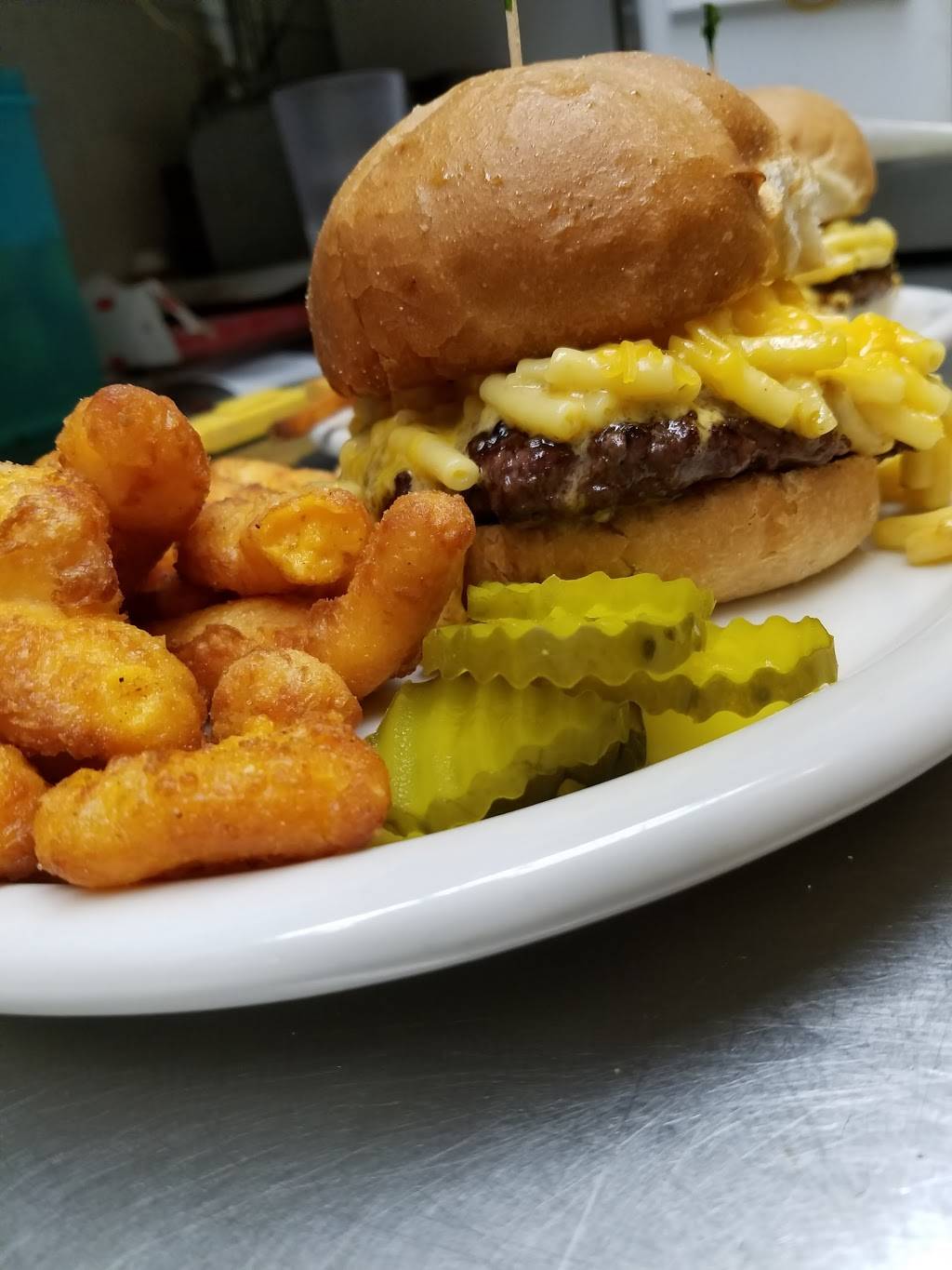 Kurt N Jos Eats N Treats | restaurant | 668 Maratech Ave, Marathon City, WI 54448, USA | 7154436666 OR +1 715-443-6666