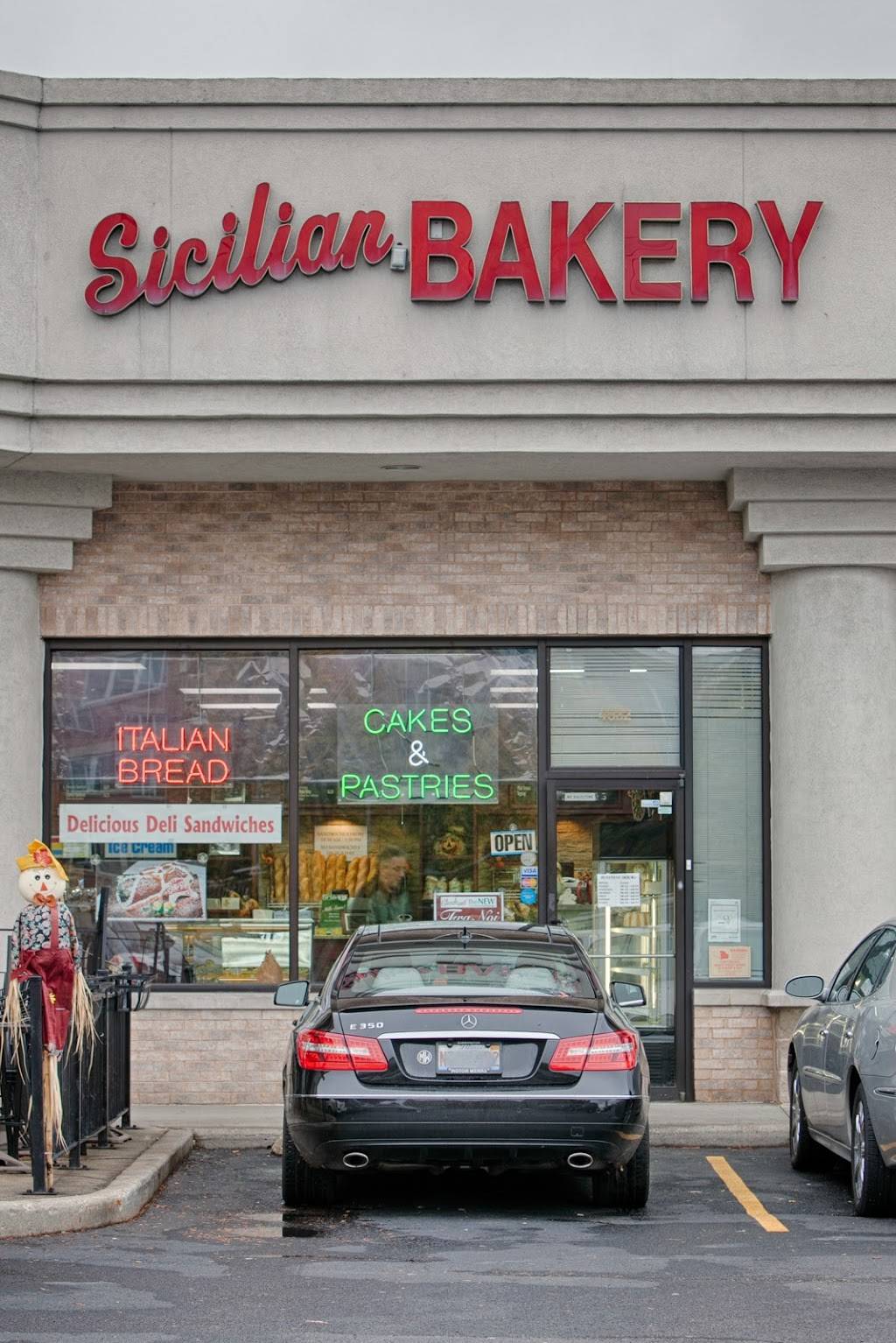 Sicilian Bakery Inc | bakery | 4632 N Cumberland Ave, Chicago, IL 60656, USA | 7735892602 OR +1 773-589-2602