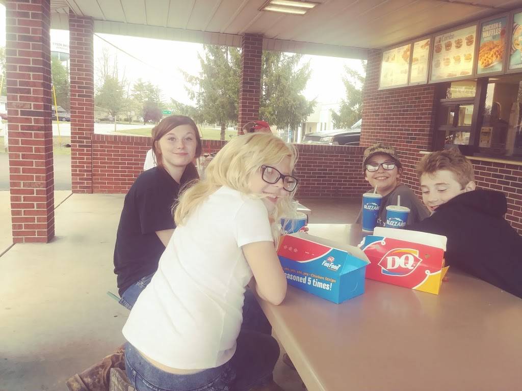 Dairy Queen | restaurant | 914 S Adams St, Versailles, IN 47042, USA | 8126894005 OR +1 812-689-4005