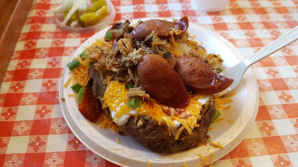 Hog Wild Pit Bar-B-Q | restaurant | 1530 W Central Ave, El Dorado, KS 67042, USA | 3163219453 OR +1 316-321-9453