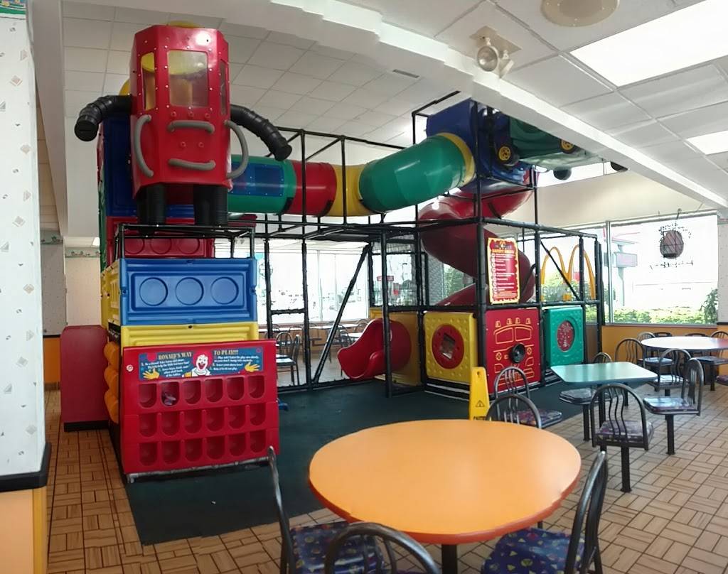 McDonalds | cafe | 904 E Pickard Rd, Mt Pleasant, MI 48858, USA | 9897733539 OR +1 989-773-3539