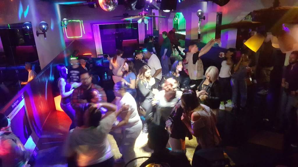 Rookies Bar and Grill | restaurant | 1218 Acushnet Ave, New Bedford, MA 02746, USA | 5088585455 OR +1 508-858-5455