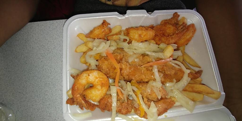 Mikes Island Grill | restaurant | 326 E 98th St, Brooklyn, NY 11212, USA | 7183463494 OR +1 718-346-3494