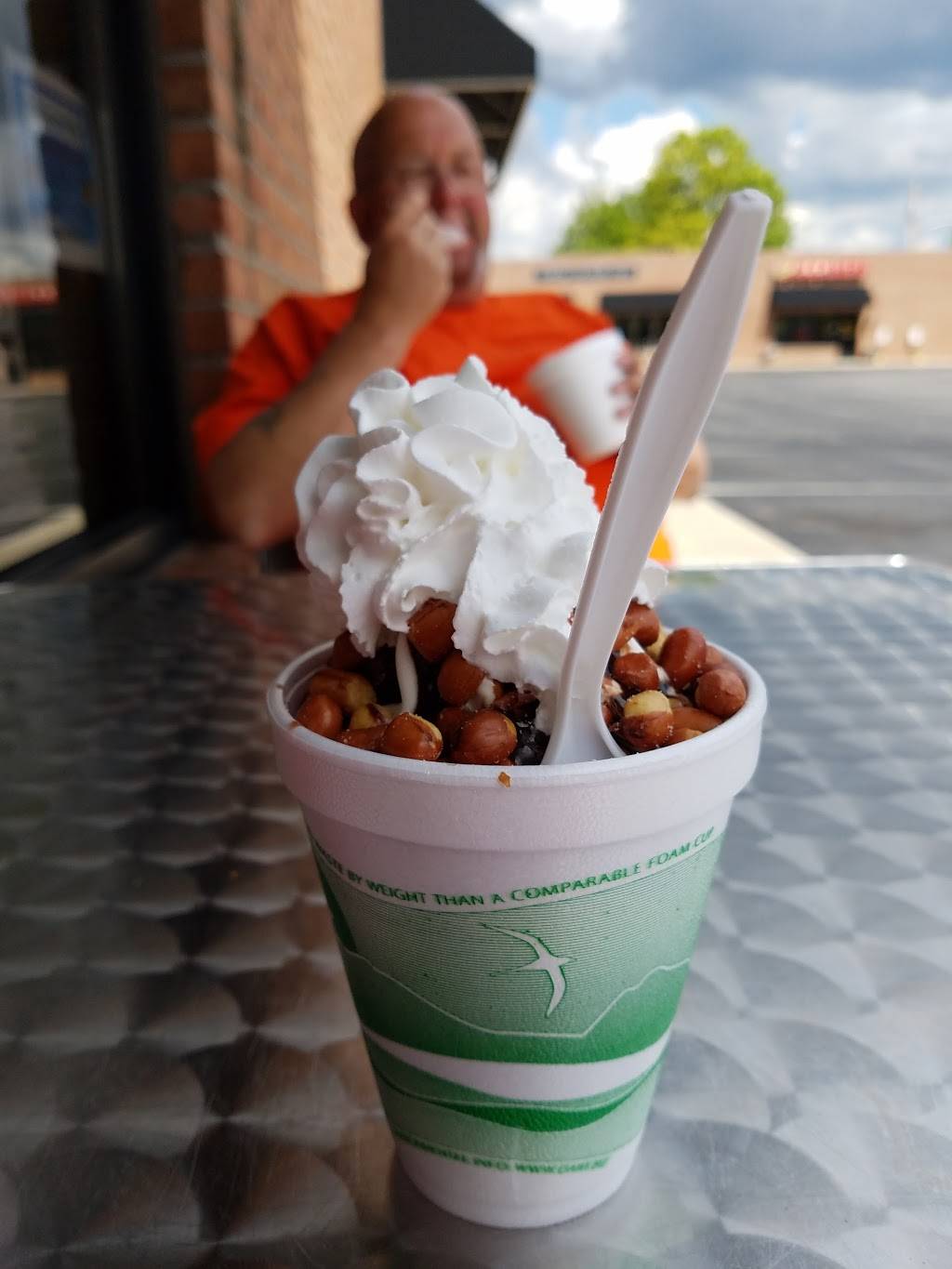 BGs Frosty Fare | meal takeaway | 990 W Poe Rd #14, Bowling Green, OH 43402, USA | 4193531000 OR +1 419-353-1000