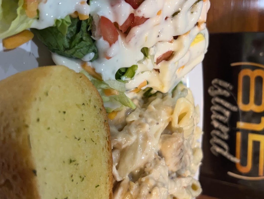 815 Island | restaurant | 1024 N Riverside Dr, Freeport, IL 61032, USA | 7792089225 OR +1 779-208-9225