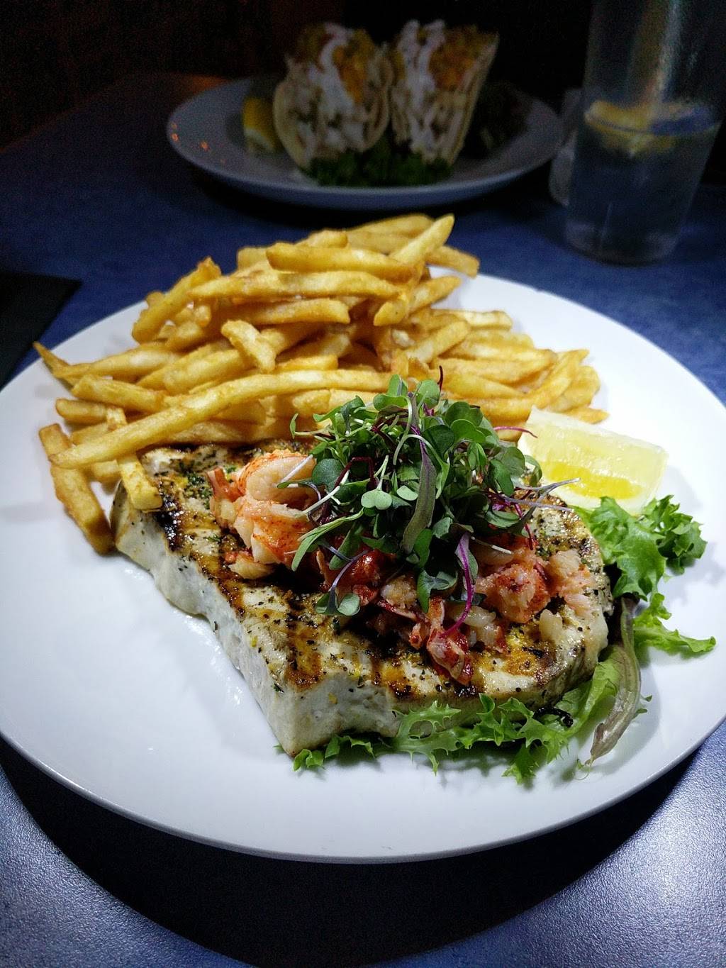 Hurricane Hanks | restaurant | 5346 Gulf Dr, Holmes Beach, FL 34217, USA | 9417785788 OR +1 941-778-5788