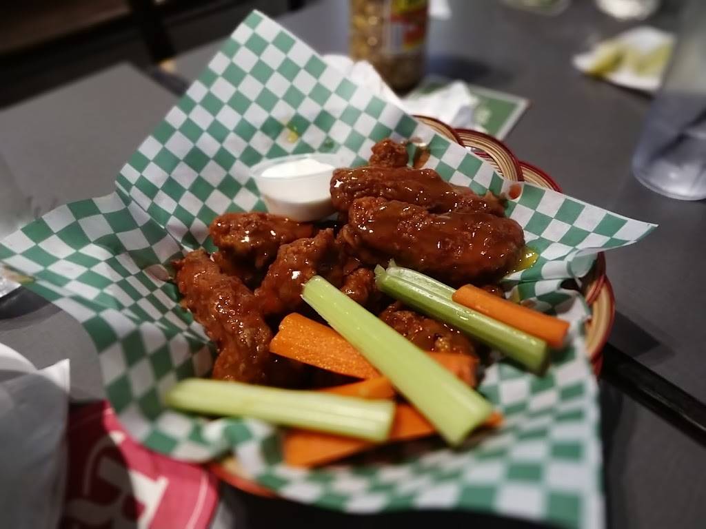 Fanzone Wings & Ribs | restaurant | 1168 Kennedy Rd, Scarborough, ON M1P 2C1, Canada | 4165510415 OR +1 416-551-0415