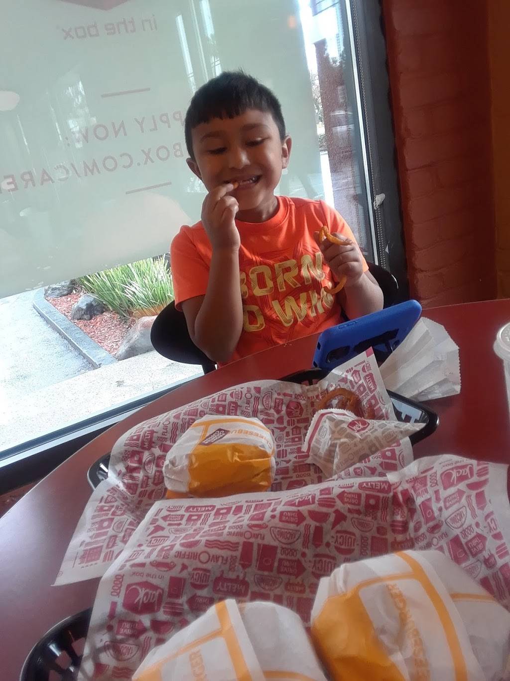 Jack in the Box | restaurant | 1075 W Tennyson Rd, Hayward, CA 94544, USA | 5108870733 OR +1 510-887-0733