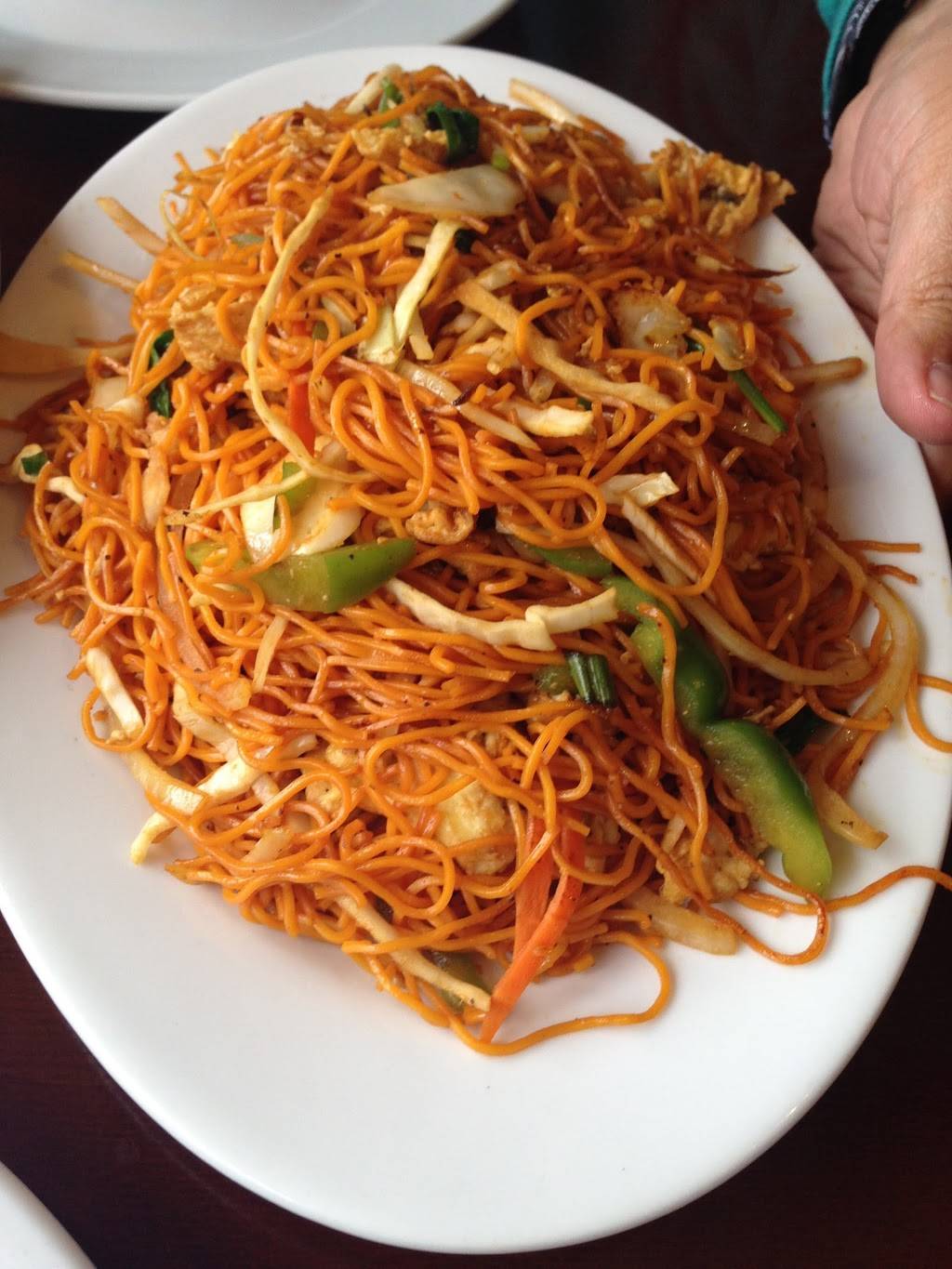 Everest Hakka House | restaurant | 2356 Lake Shore Blvd W, Etobicoke, ON M8V 1B6, Canada | 4166401015 OR +1 416-640-1015