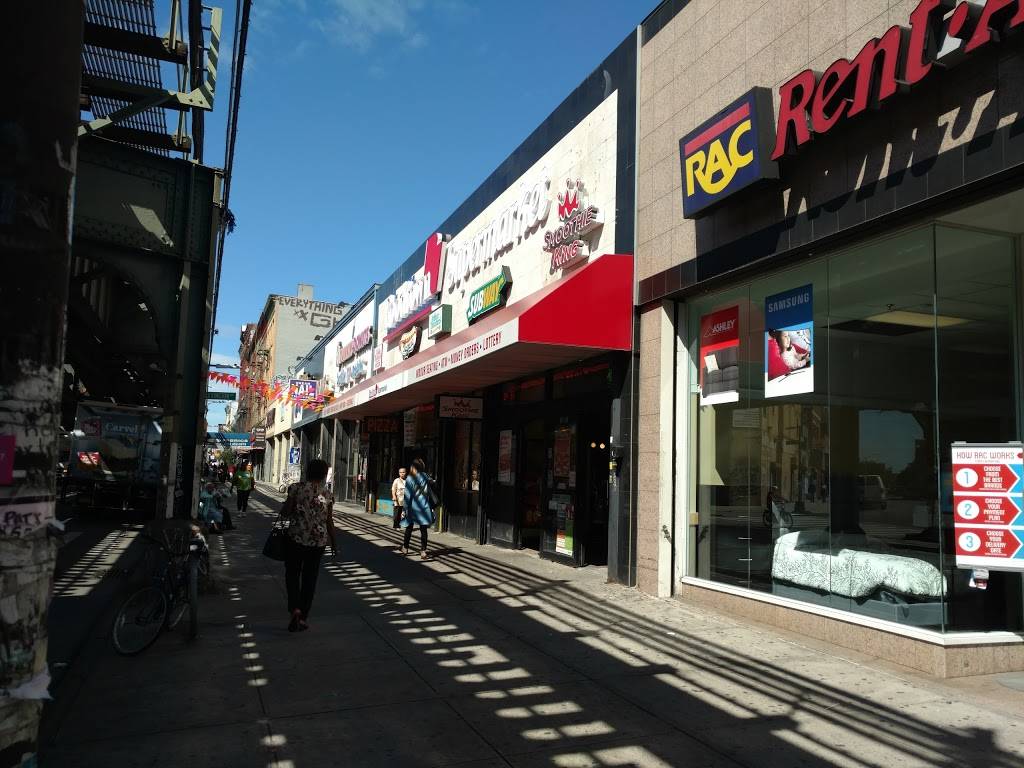 Smoothie King | restaurant | 1291 Broadway, Brooklyn, NY 11221, USA | 7184437913 OR +1 718-443-7913