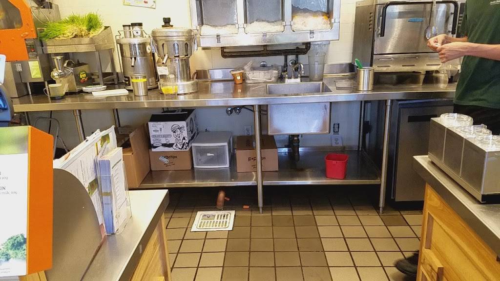 Jamba Juice | restaurant | 11074 CA-2, Los Angeles, CA 90025, USA | 3109141841 OR +1 310-914-1841