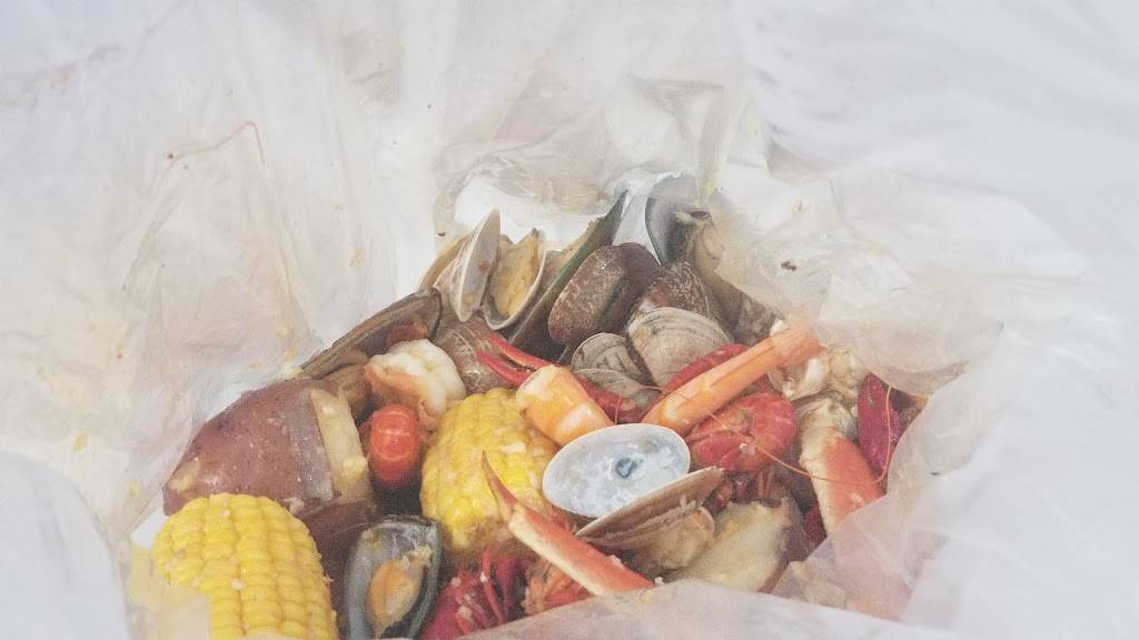 Crazy Crab Seafood Restaurant | restaurant | 279 Barrington Rd, Streamwood, IL 60107, USA | 8472529555 OR +1 847-252-9555