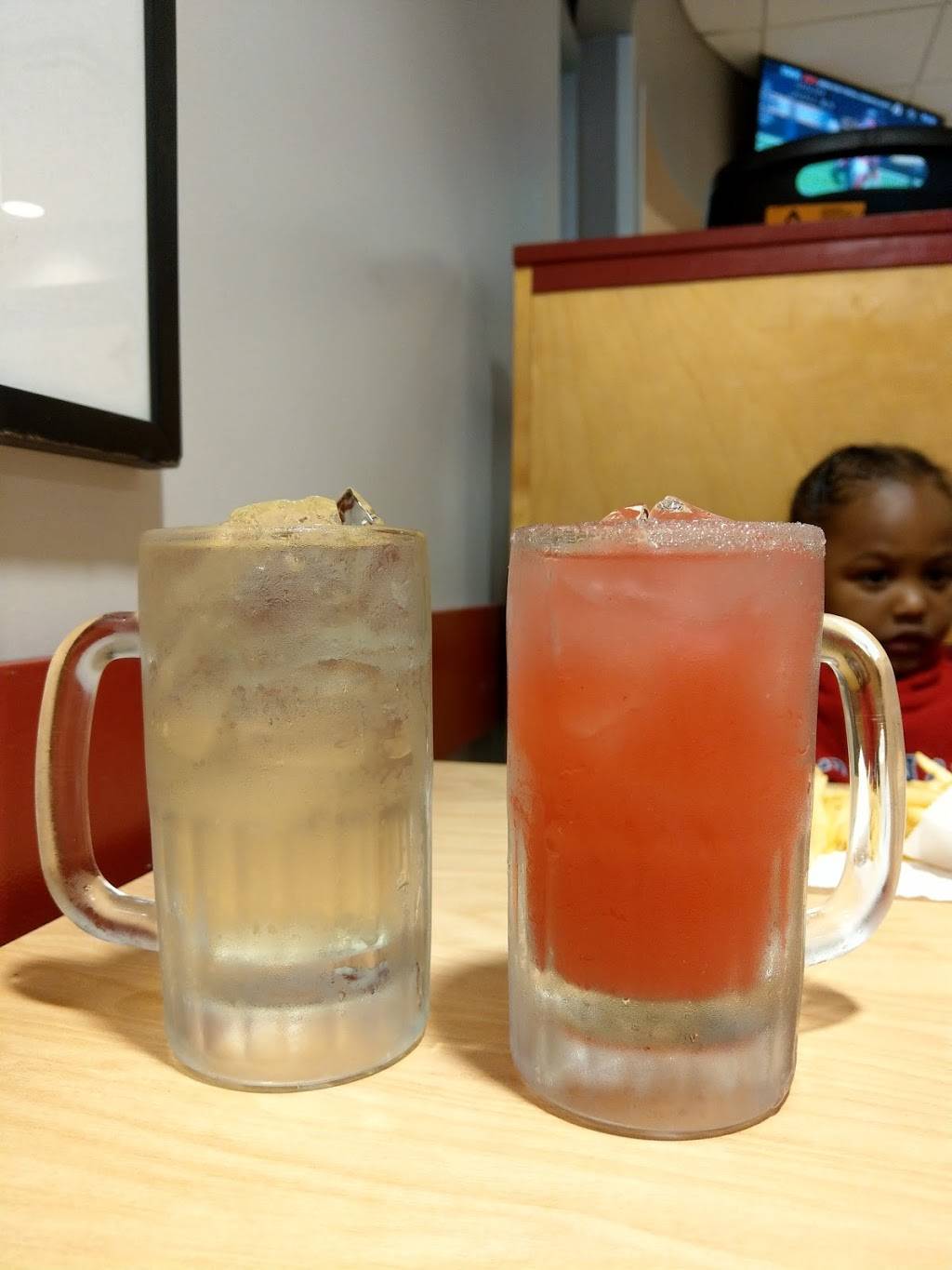 Don & Millies | restaurant | 4430 Farnam St, Omaha, NE 68131, USA | 4025589928 OR +1 402-558-9928