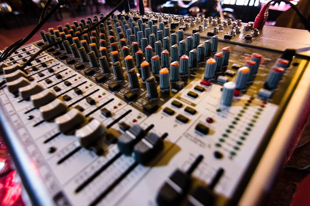 Bettys Blues After Dark | restaurant | 17260 US-64, Somerville, TN 38068, USA | 9012357254 OR +1 901-235-7254