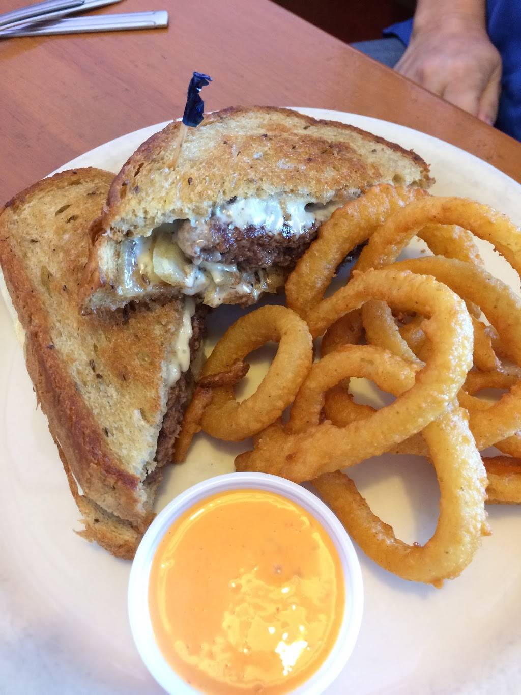 Chubbys Family Restaurant | restaurant | 10376 E Colonial Dr #124, Orlando, FL 32817, USA | 4073806006 OR +1 407-380-6006