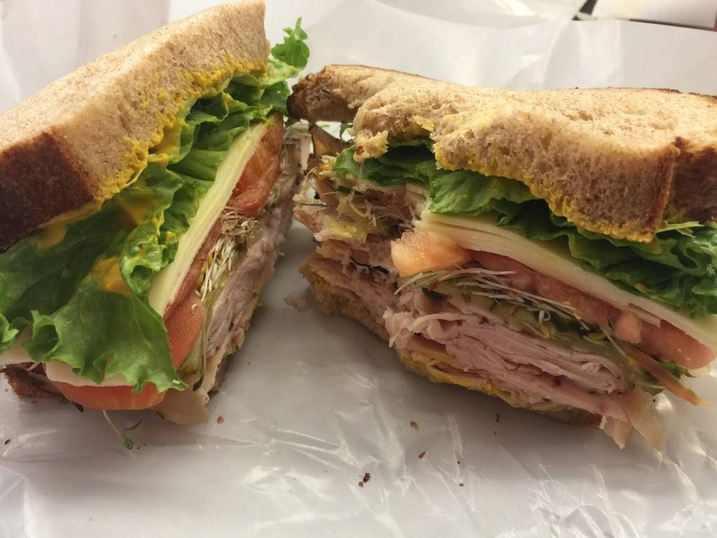 Martones Market & Café | cafe | 16 Main St, Essex Junction, VT 05452, USA | 8028788163 OR +1 802-878-8163