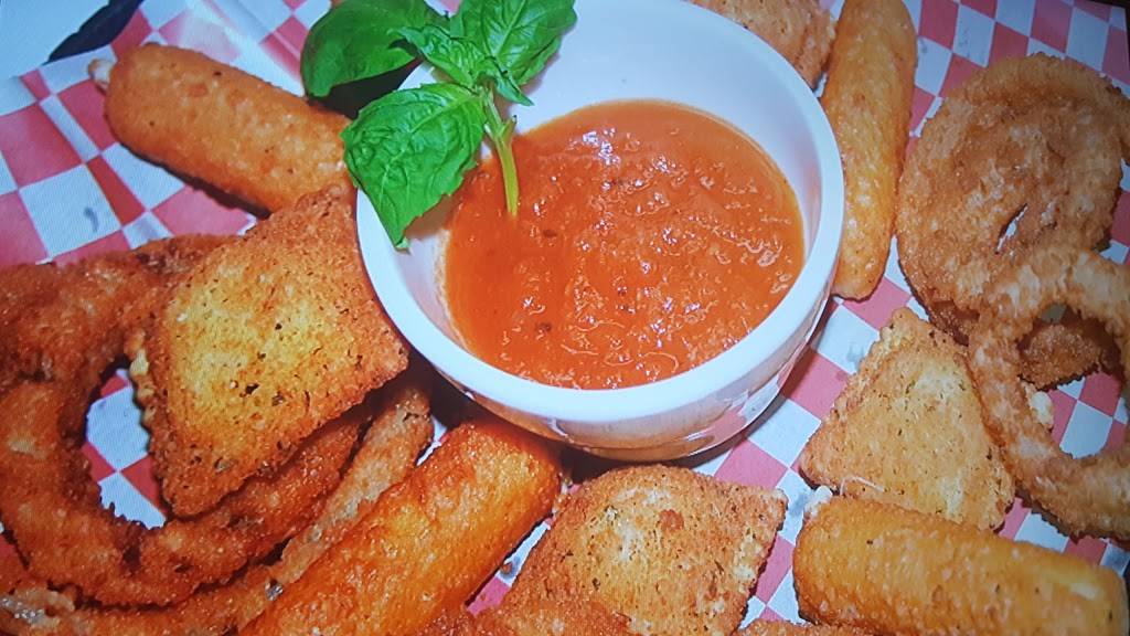 Ninos Lakewood Park | restaurant | 5018 Turnpike Feeder Rd, Fort Pierce, FL 34951, USA | 7724667644 OR +1 772-466-7644