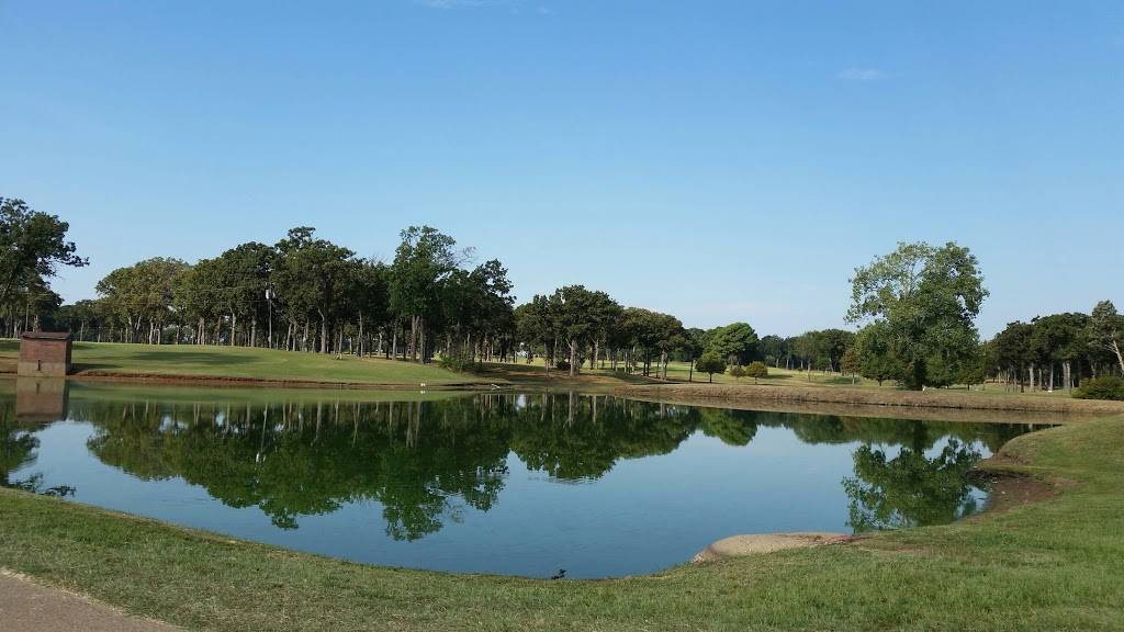 Van Zandt Country Club | restaurant | 17960 I-20 Frontage Rd, Canton, TX 75103, USA | 9035674884 OR +1 903-567-4884