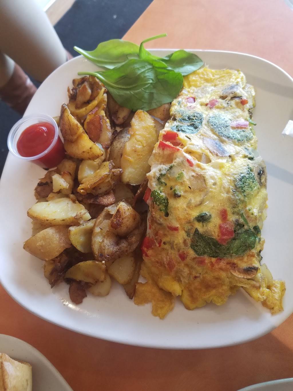 Ms Esthers Breakfast | restaurant | 6053 Ogontz Ave, Philadelphia, PA 19141, USA | 2155483725 OR +1 215-548-3725