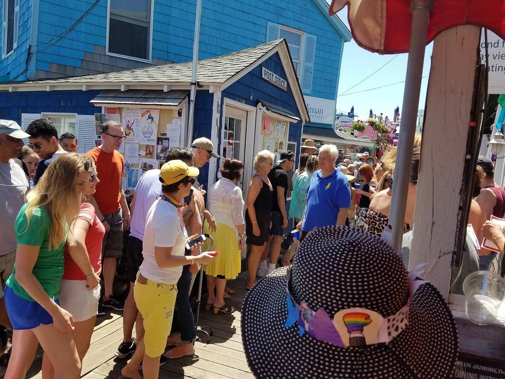 Top of the Bay | restaurant | 159 Dock Walk, Cherry Grove, NY 11782, USA | 6315976028 OR +1 631-597-6028