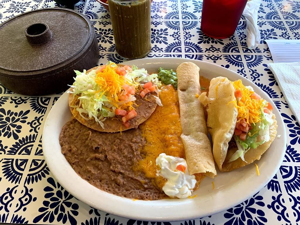 Carmelitas Mexican Restaurant | restaurant | 2218 Broadway St, San Antonio, TX 78215, USA | 2102245540 OR +1 210-224-5540