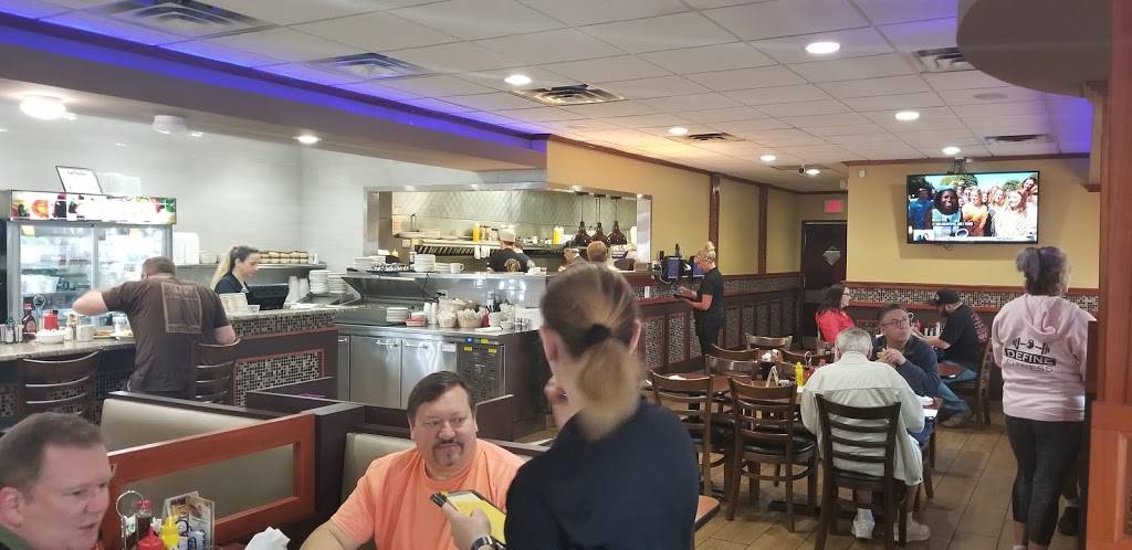 Marios Golden Nugget | restaurant | 1055 S Lapeer Rd, Oxford, MI 48371, USA | 2486282503 OR +1 248-628-2503