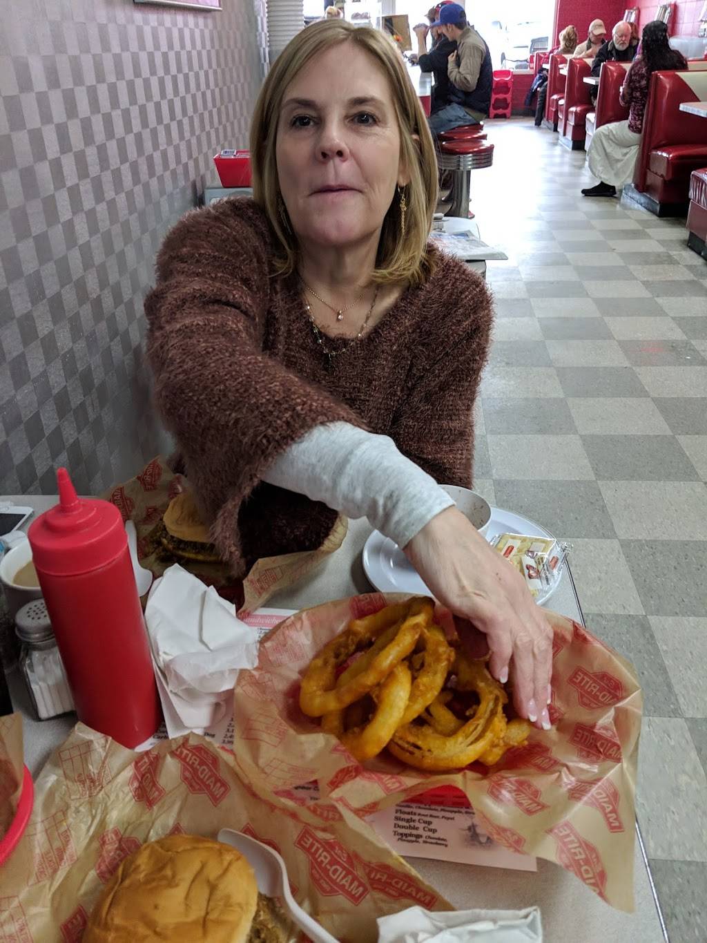 Maid-Rite | restaurant | 1675 John F Kennedy Rd, Dubuque, IA 52002, USA | 5635569562 OR +1 563-556-9562