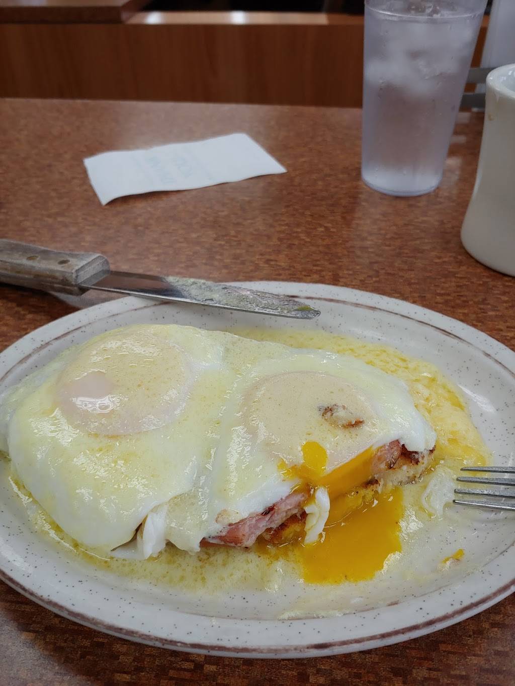 Stockmens Truck Stop | restaurant | 501 Farwell Ave, South St Paul, MN 55075, USA | 6514553044 OR +1 651-455-3044