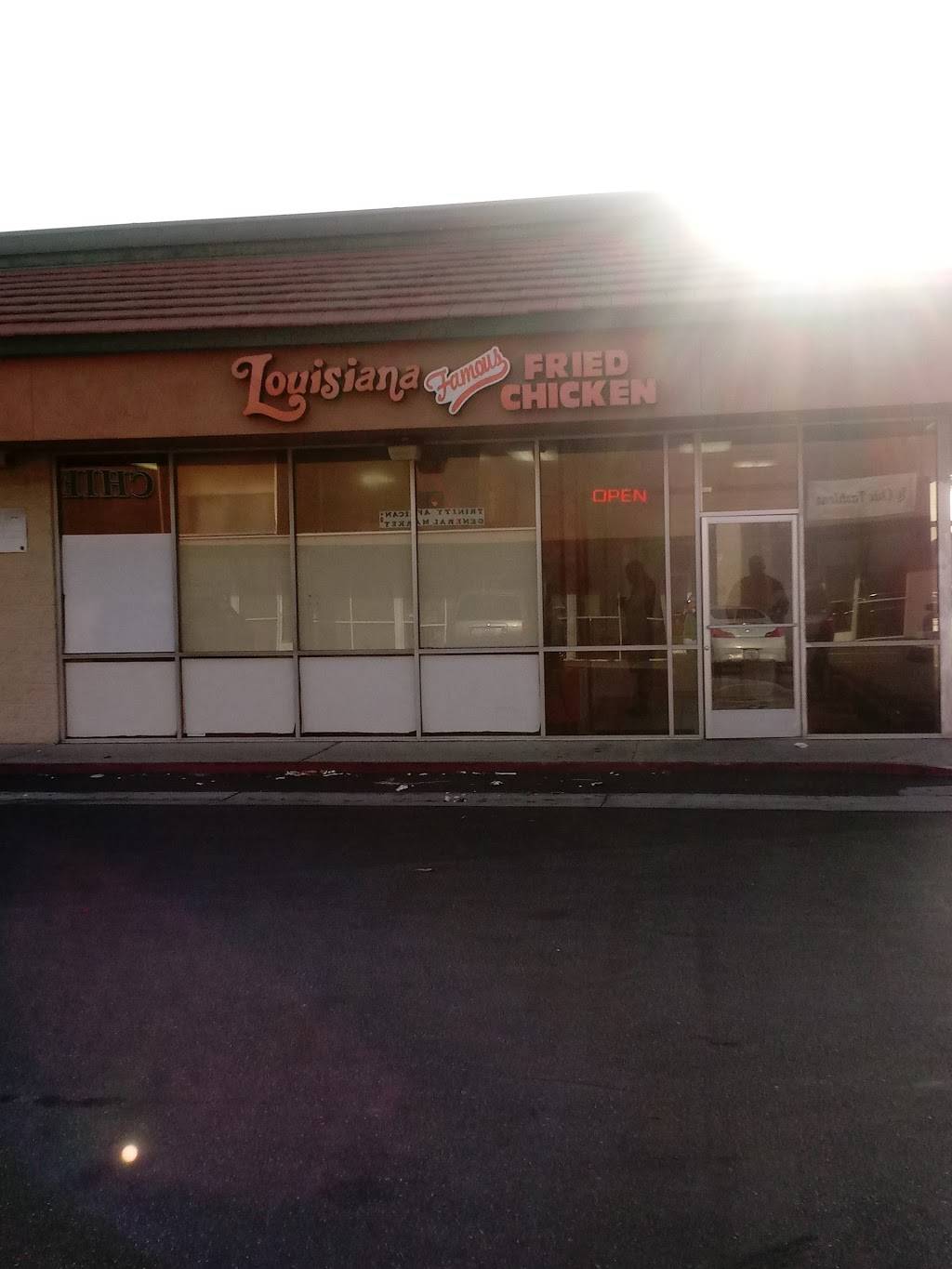 Louisiana Fried Chicken | restaurant | 677 E University Dr, Carson, CA 90746, USA | 3105325394 OR +1 310-532-5394