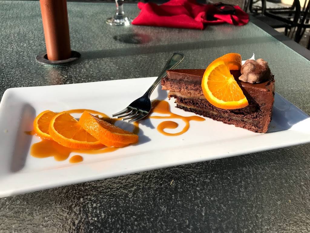 La Ferme Rouge | restaurant | 1170 Chemin dAylmer, Gatineau, QC J9H 7L3, Canada | 8196003600 OR +1 819-600-3600