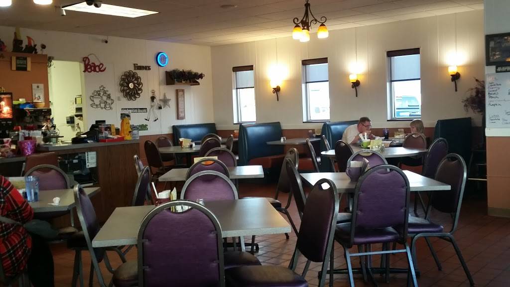 Lees Family Restaurant | restaurant | 2920 Old Fair Rd, Grand Island, NE 68803, USA | 3083847844 OR +1 308-384-7844