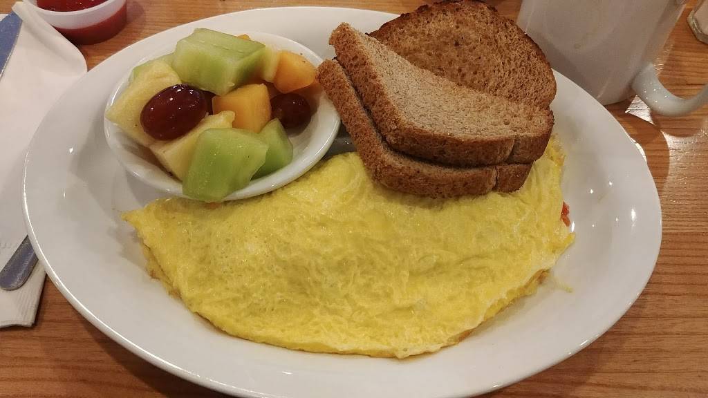 Maddies Bagel & Eatery LLC | meal takeaway | 240 N Broadway, Salem, NH 03079, USA | 6038940094 OR +1 603-894-0094