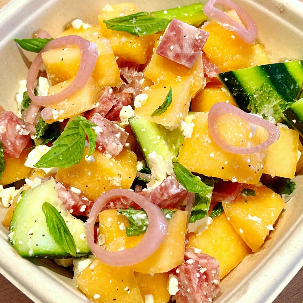 La Bodega Rotisserie and Goods | restaurant | 208 W Eighth St, Dallas, TX 75208, USA | 9452338225 OR +1 945-233-8225