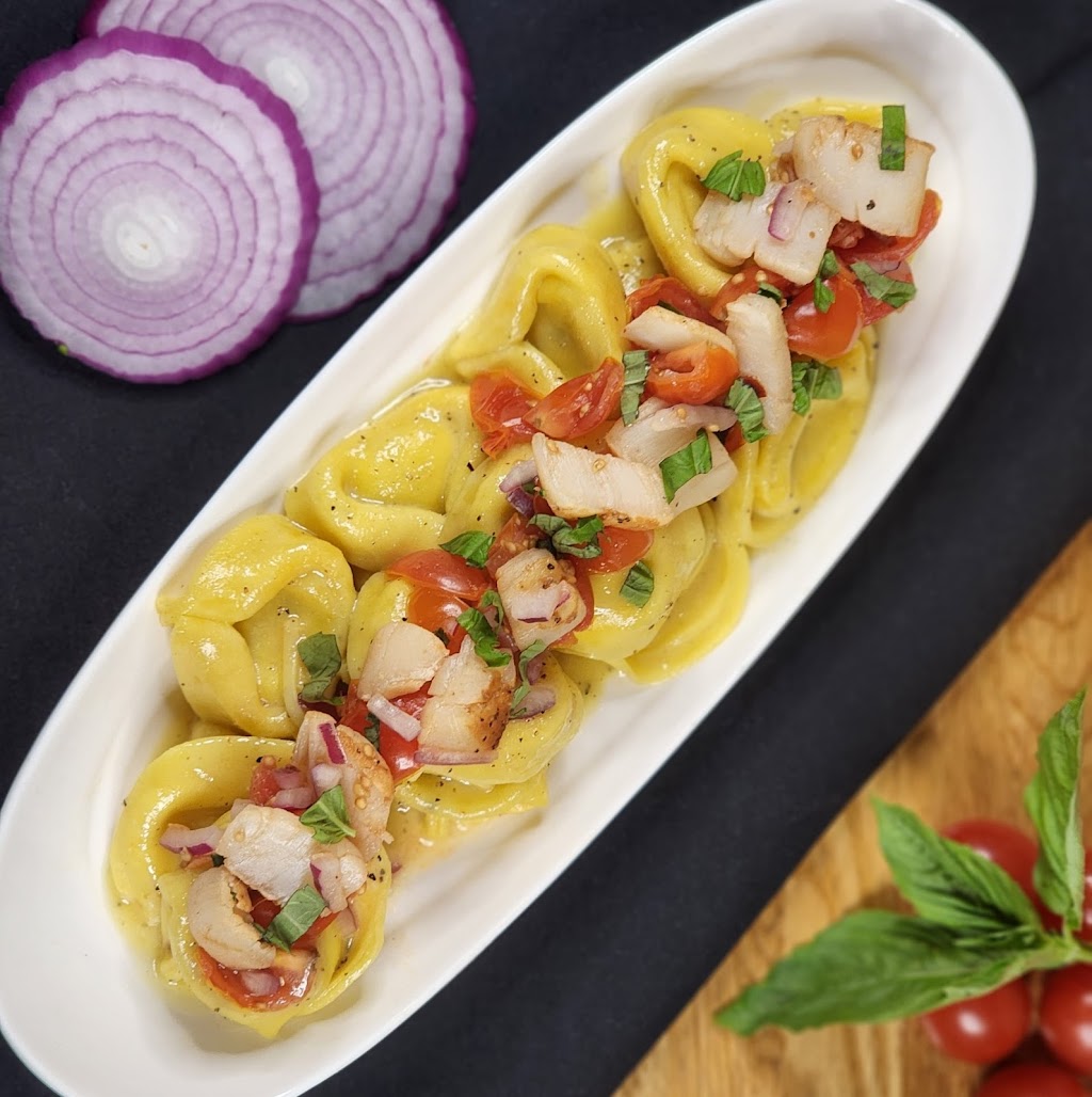 Santinos Tap & Table (West Chester) | restaurant | 40 E Market St, West Chester, PA 19382, USA | 6107385491 OR +1 610-738-5491