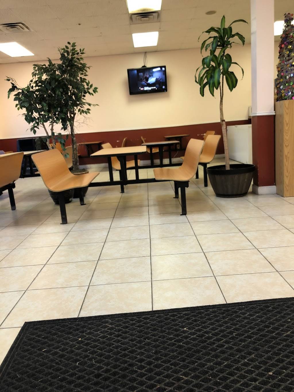 Johns Seafood & Poboy | restaurant | 305 S Burnside Ave, Gonzales, LA 70737, USA | 2256448728 OR +1 225-644-8728