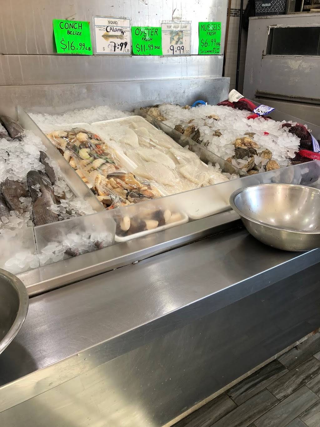 Fish Market | restaurant | 219 St Anns Ave, Bronx, NY 10454, USA | 7182923861 OR +1 718-292-3861