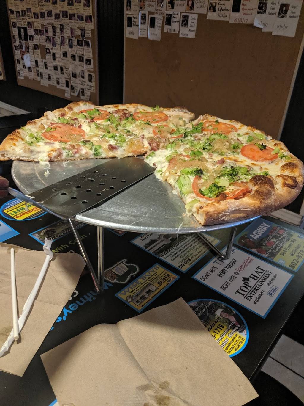 Ramuntos Brick Oven Pizza | restaurant | 18 Taft Corners Shopping Center #2023, Williston, VT 05495, USA | 8028791000 OR +1 802-879-1000