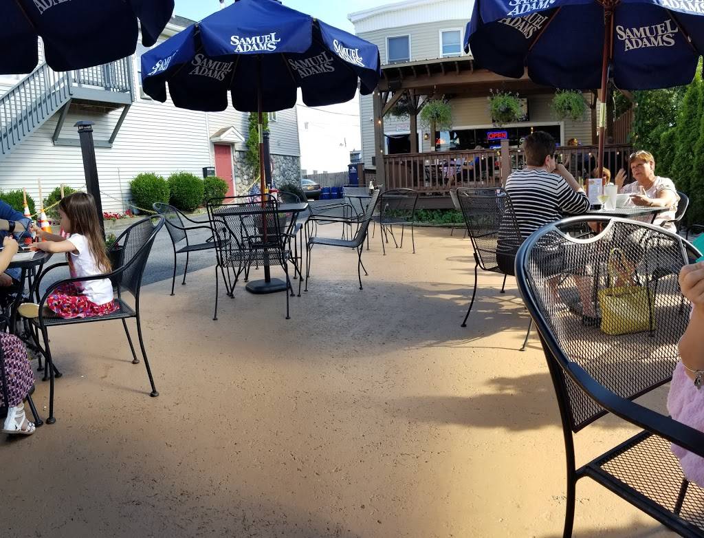 Rookies Sports Bar and Grill | restaurant | 701 Main St, East Aurora, NY 14052, USA | 7167149173 OR +1 716-714-9173