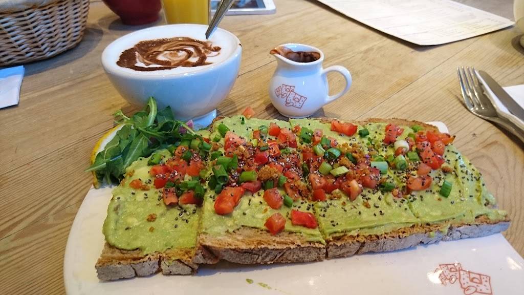 Le Pain Quotidien | restaurant | 316 Santa Monica Blvd, Santa Monica, CA 90401, USA | 3103936800 OR +1 310-393-6800