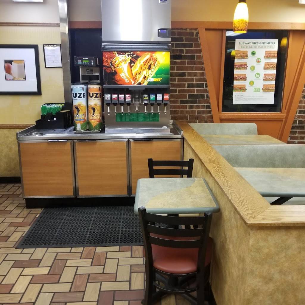 Subway | meal takeaway | 10405 W 75th St, Shawnee, KS 66214, USA | 9139624007 OR +1 913-962-4007