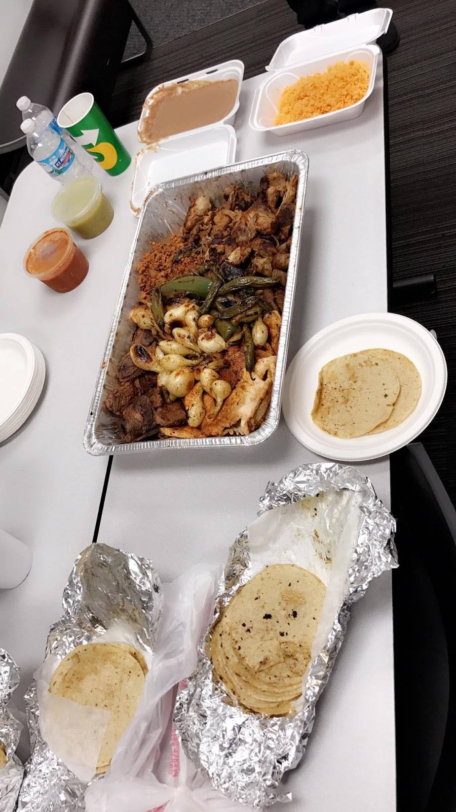 La Guanajuato Grocery And Restaurant | restaurant | 2710 State St, Columbus, IN 47201, USA | 8122860170 OR +1 812-286-0170