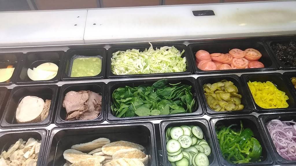 Subway | restaurant | Safeway Plaza, 5830 W Thunderbird Rd Suite B 2, Glendale, AZ 85306, USA | 6029424219 OR +1 602-942-4219