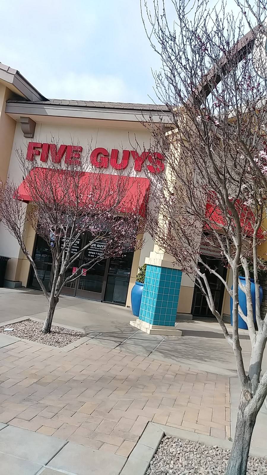 Five Guys | meal takeaway | 12719 Main St, Hesperia, CA 92344, USA | 7609957754 OR +1 760-995-7754