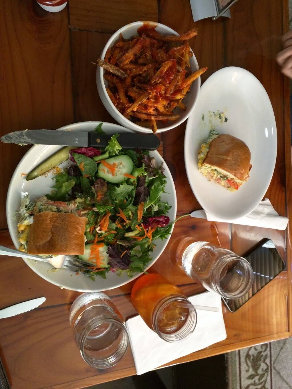 Railroad Station Bar and Grill | restaurant | 114 Railroad Ave, Cloverdale, CA 95425, USA | 7078944779 OR +1 707-894-4779