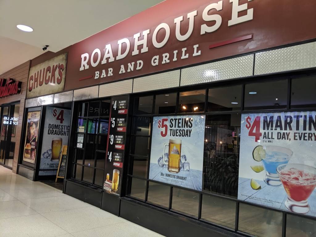 Chucks Roadhouse Bar & Grill | restaurant | Westdale Mall, 1151 Dundas St W, Mississauga, ON L5C 1C9, Canada | 9052773437 OR +1 905-277-3437