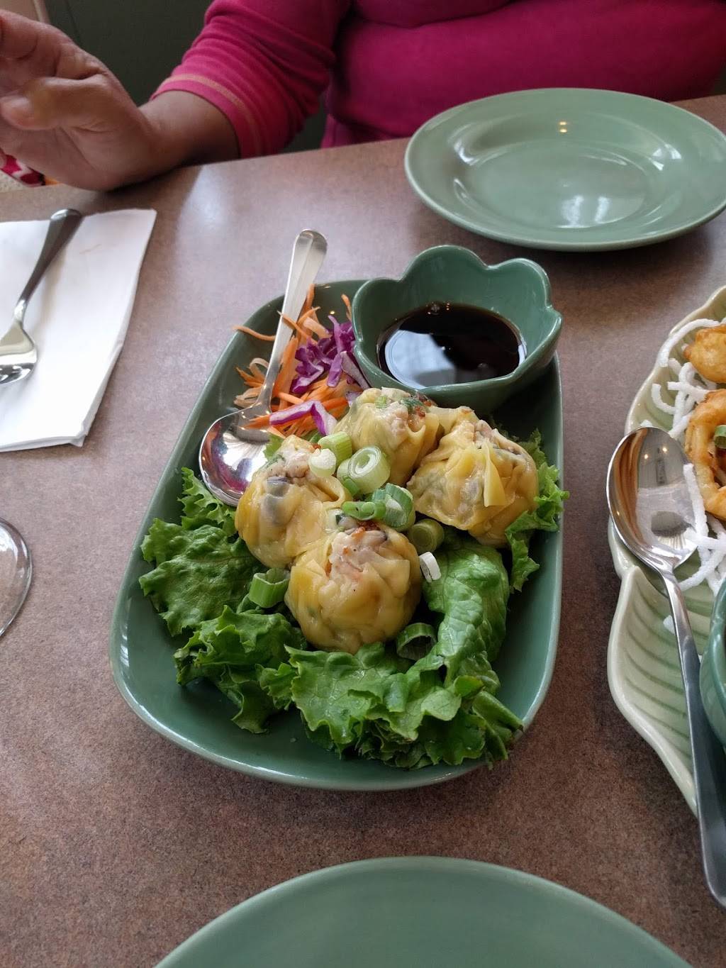 Tamarind Thai Restaurant | restaurant | 3228, 503 N Meadow St, Ithaca, NY 14850, USA | 6072772220 OR +1 607-277-2220