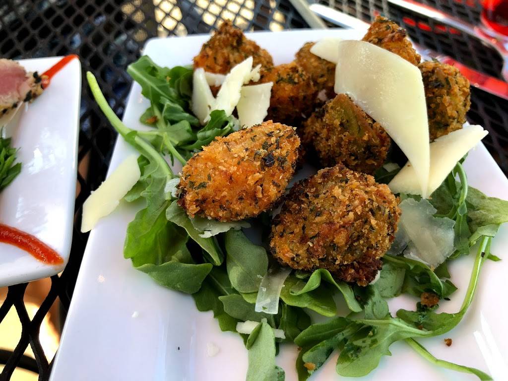 The Boro Restaurant & Bar | restaurant | 109 Front St, Swansboro, NC 28584, USA | 9103250502 OR +1 910-325-0502