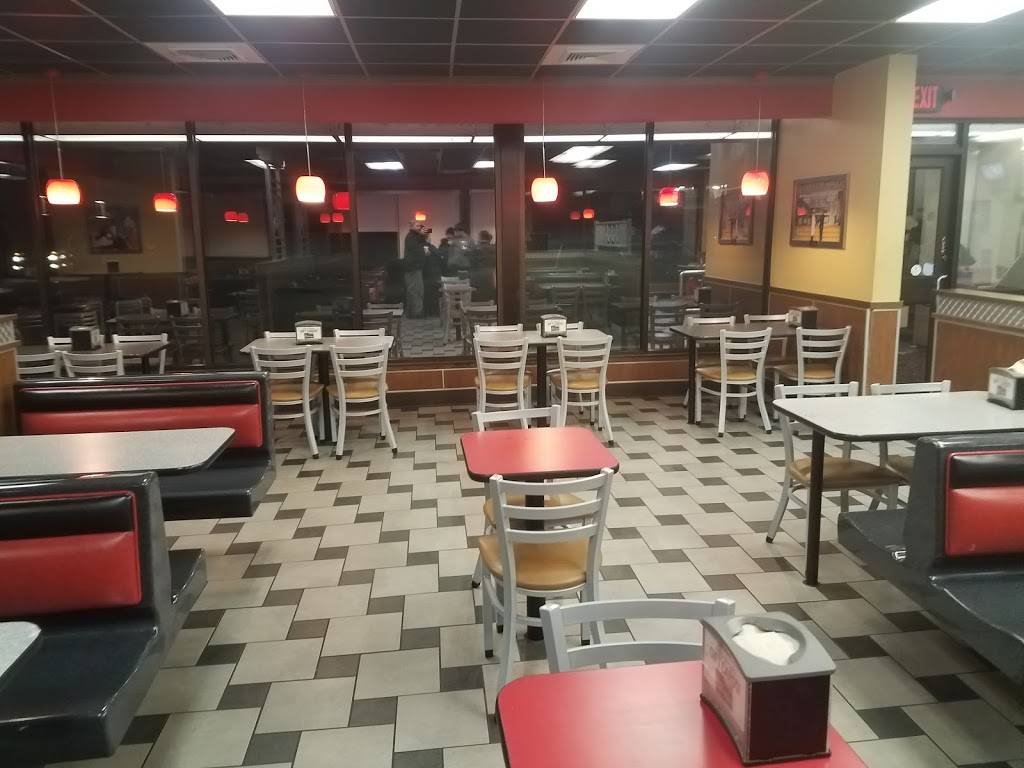 Hardees | restaurant | 114 Ambriar Plaza, Amherst, VA 24521, USA | 4349469615 OR +1 434-946-9615
