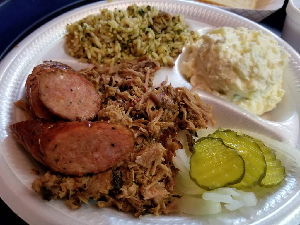 Big Franks BBQ | restaurant | 703 US-90, Liberty, TX 77575, USA | 9362538907 OR +1 936-253-8907